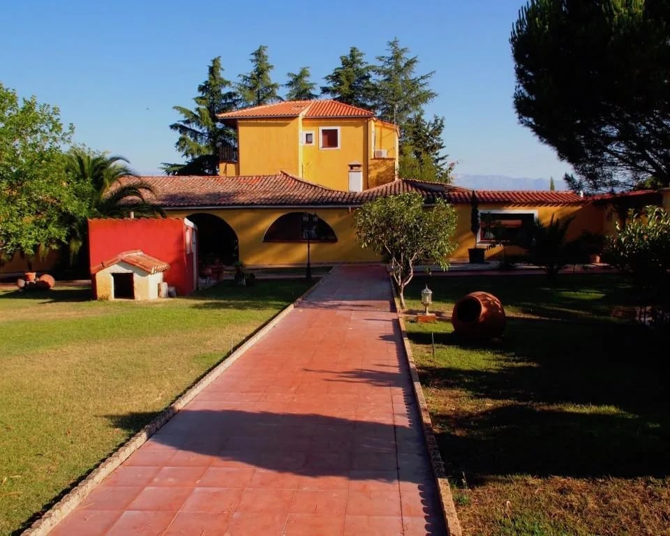 Extensive Country Estate with Reservoir