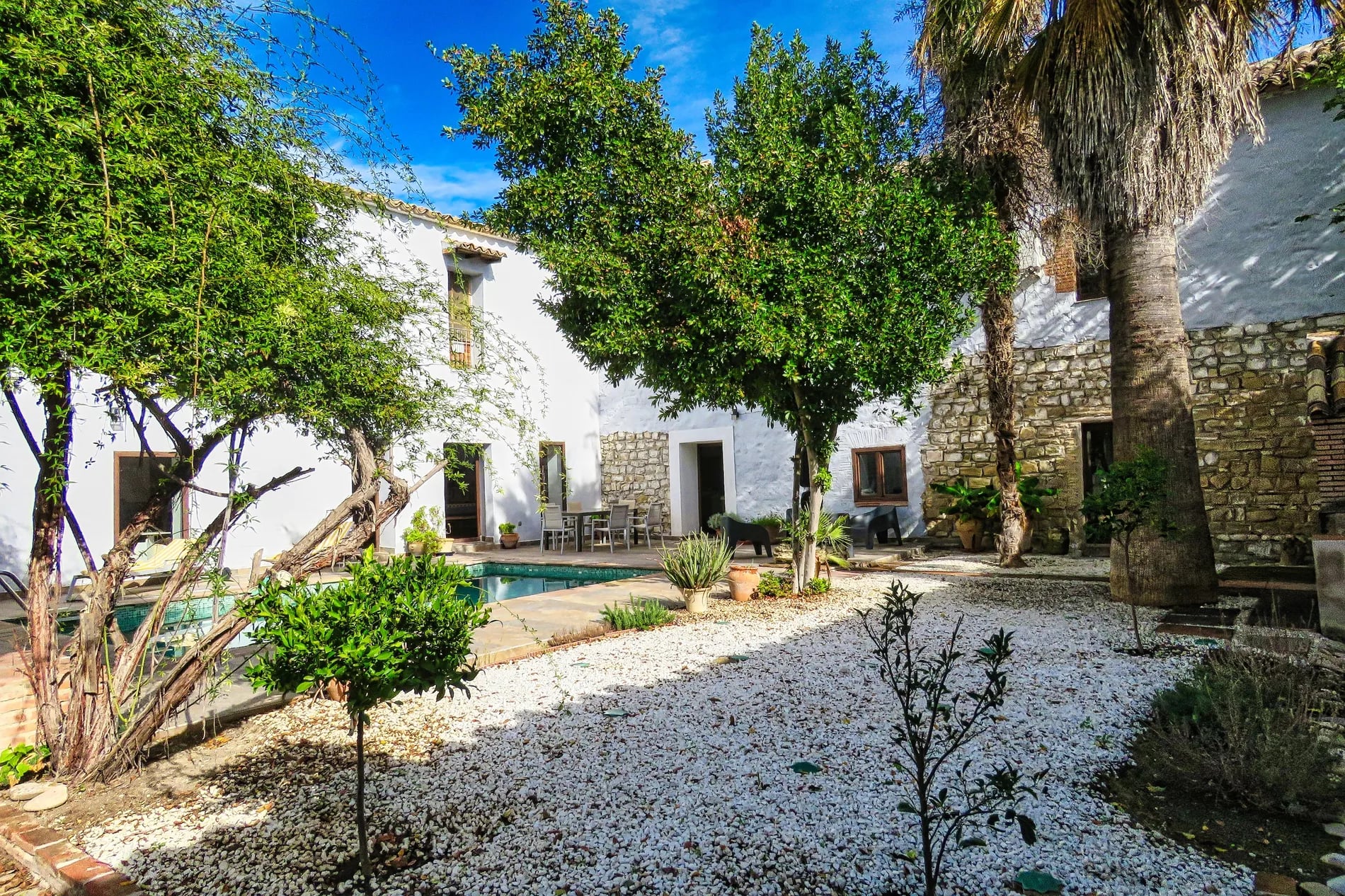 Country Home & 15-Room Annexe
