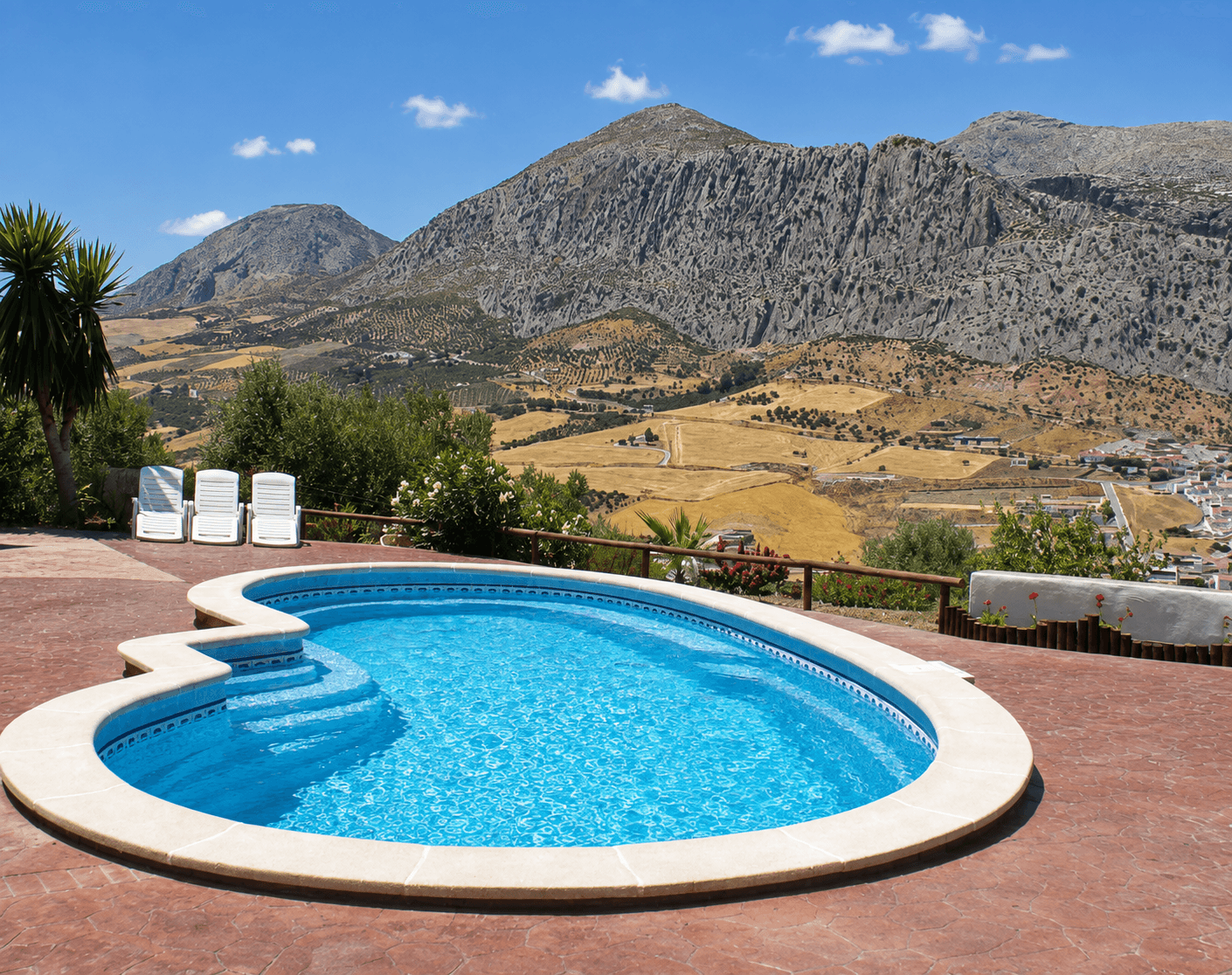 Villa with Pool, Jacuzzi and Views