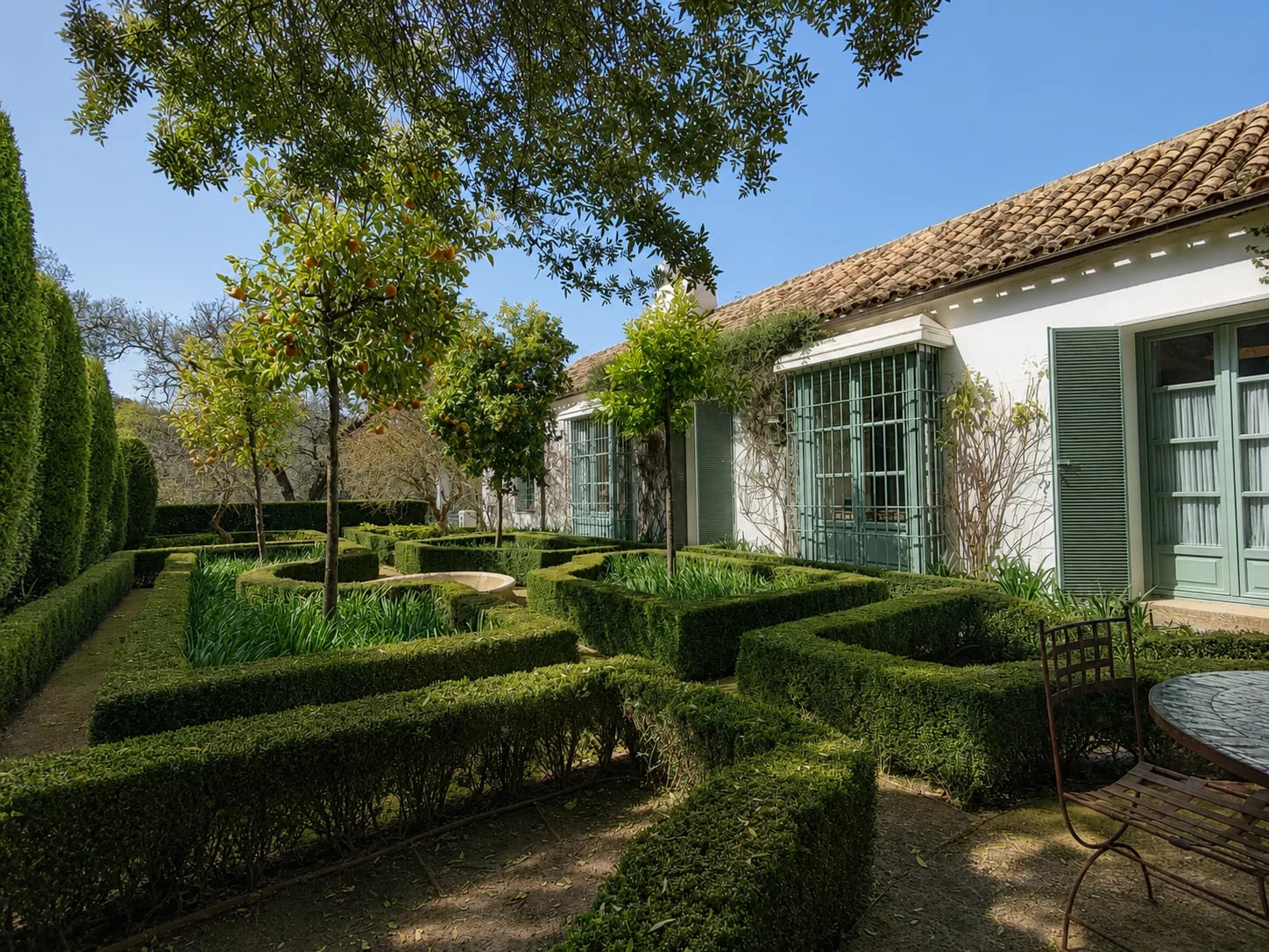 Elegant Country Retreat with Equestrian Facilities