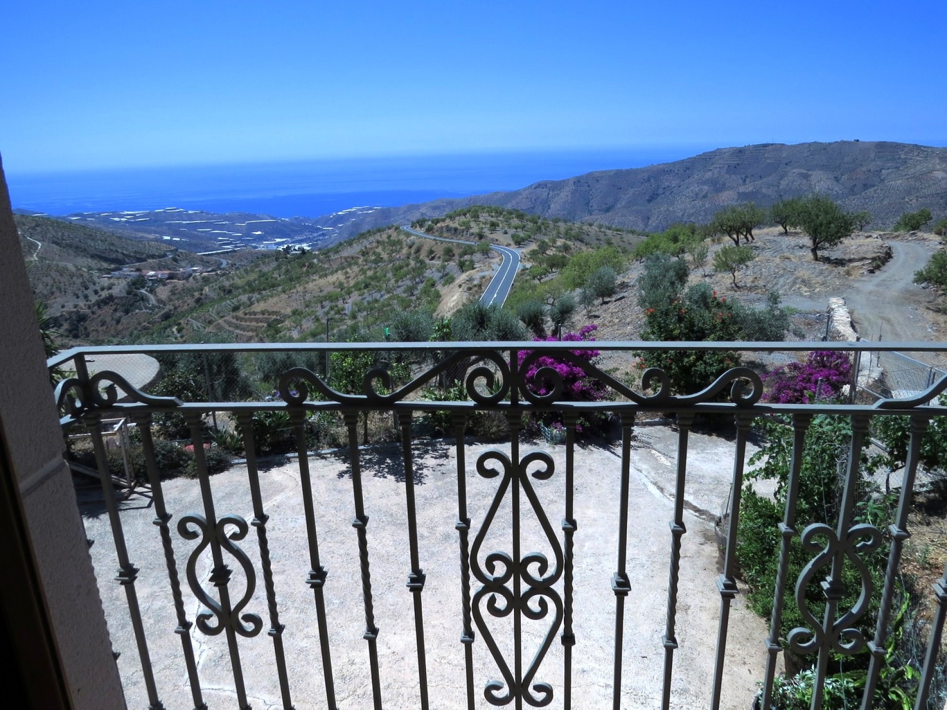 Well Presented Large Cortijo with Sea Views