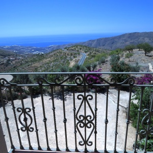 3898, Well Presented Large Cortijo with Sea Views